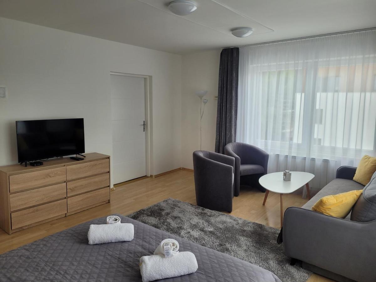 Apartman Centrum V Sukromi Restauracia U Jakuba マルティン エクステリア 写真